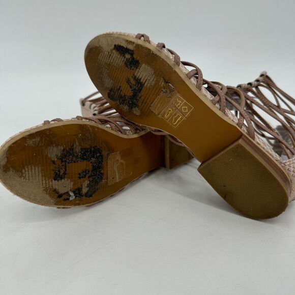 ANTHROPOLOGIE | PILCRO Light Pink Metallic Snakeskin Gladiator Sandals Size 5.5 - Picture 9 of 12